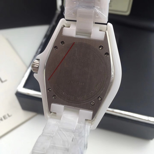 シャネル時計側面デザイン